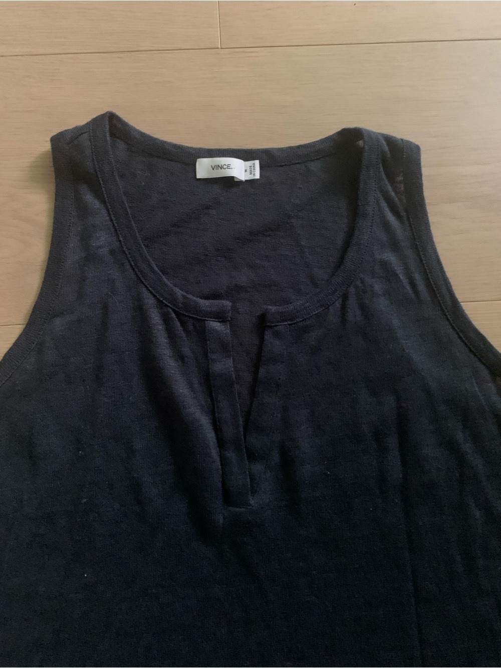 Vince 100 linen Navy Sleeveless Henley V neck Americana Nautical Tank M - Picture 4 of 7